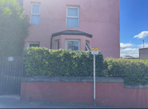Beautiful 1-Bed Basement flat in Leeds